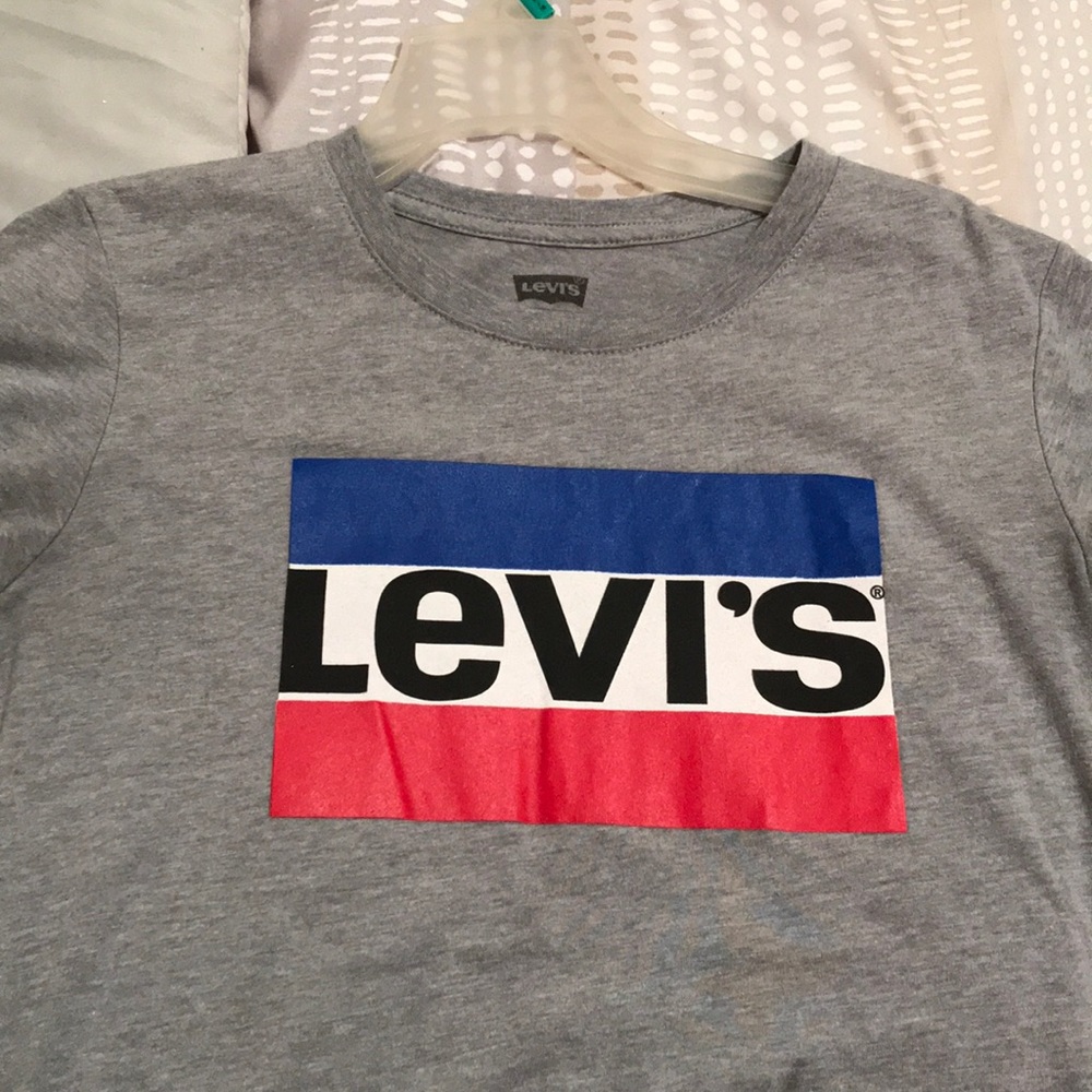 Original grey Levi’s shirt